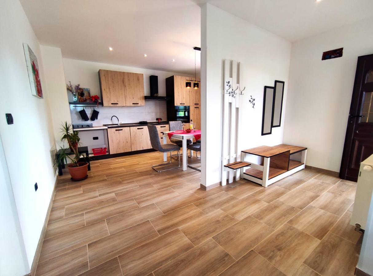 Apartmani Melia Marcelji Luaran gambar