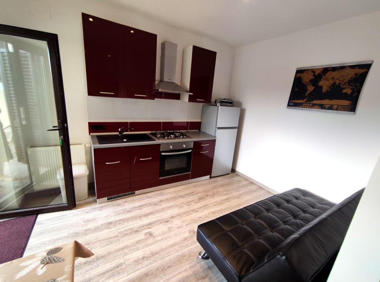 Apartmani Melia Marcelji Luaran gambar